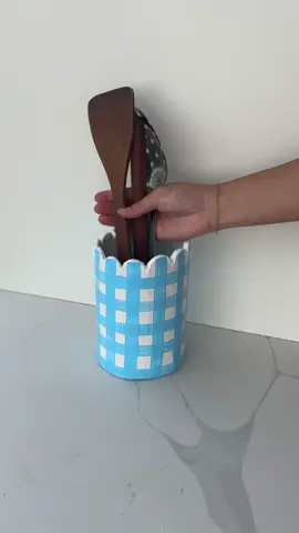 When your utensil holder is this cute… 😍🍴🧑‍🍳  #pottery #craft #airdryclay 