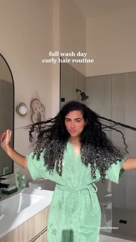 my curly hair styling routine is here! I love @GarnierUSA new Fructis Filler Moisture Repair system #GarnierPartner #FructisHairFiller
