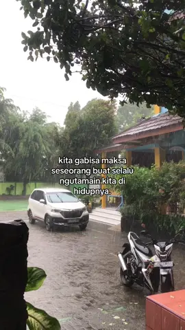dunia dia bukan cuma kamu doang haha