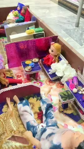 My sister’s doll family 😹😹😹 #dolls #family #viral #fyp #foryoupage #goviral #trending #house #dollhouse 