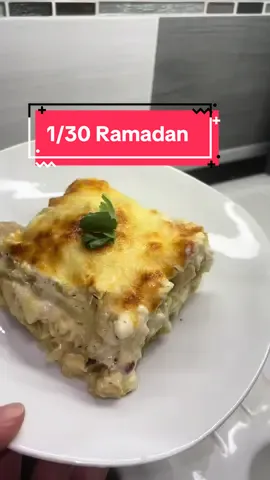 Jour 1/30 Ramadan: Gratin de pomme de terre, poulet et champignons.🥘🥘 Recette simple et rapide pour ce magnifique mois de ramadan sans musique.  #recetteramadan #recette #recetterapide #recettefacile #recettesimple #recettes #Ramadan #sansmusique #ideerecette #ideeramadan #gratin #gratindauphinois #coran 