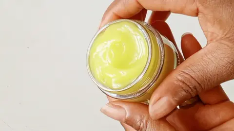 How To Make an effective Natural Brightening Cream at home to clear dark spots and even out skin tone. #naturalbrightening #naturalbeautytips #homemadeskincareproducts #adanaturals 
