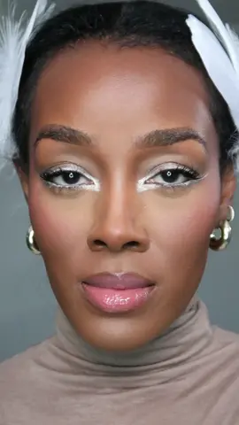 White swan vs. Black swan using Valentino Beauty, Armani Beauty + Urban Decay. Which look is your favorite? #whiteswanblackswan #LOrealLuxePartner #makeup #whiteeyeliner #blackeyeliner 