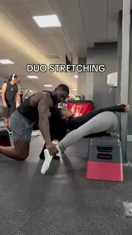 Next stretching classes can be found on my profile limited spaces 🤸🏽‍♂️✨ @Dwayne Lati 🦅  #flexibilitytraining #flexibilitycoach #stretchingforbeginners #splits #oversplits #flexiblewomen #wellness #GymTok #howtogetflexible #stretchingclasses #activitiesinlondon 