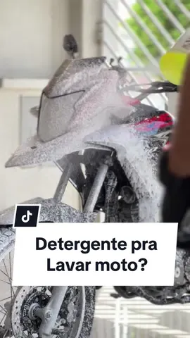 Detergente NÃO SERVE pra lavar MOTOS! O que você acha? #limpeza #fy #fypシ #esteticaautomotiva #dicas #motos 