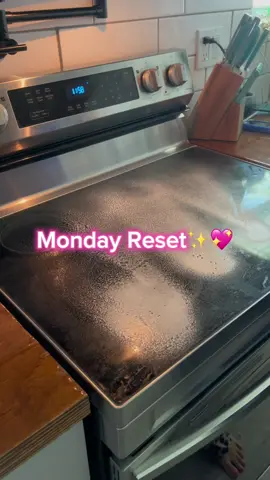 Quick little clean up while the kiddos nap🧹✨ #CleanTok #MomsofTikTok #sahm #cleanwithme #cleaningmotivation #fyp #contentcreator #cleaning #mondayreset 