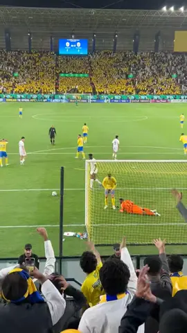 Así fue la falla de #CristianoRonaldo que pudo ser el 3-3 entre #AlNassr y #AlAin . 😬 Al final terminaron 4-3 y en penales el equipo del portugués fue eliminado. 😓 Vía nofi2018/X