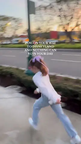 Bright start to a long day 🥰 #disneyland #disney #disneyparks #gracefulprincess #princess #disneyfamily #disneyhumor #disneykids #foryou #fypシ 