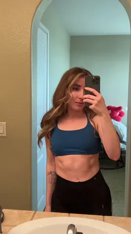 #fyp #sophiaraine #fakebodyy⚠️ #foryou #fitmami #abs #mirrorpic #gymgirl #fitgirl 