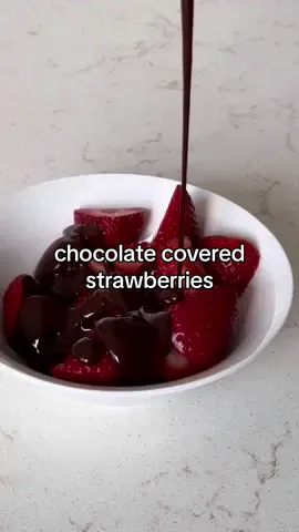 chocolate covered strawberries✨ what viral dessert do you want to try next? #cuisinebykatie #chocolate #strawberries #plantbased #trend #vegandesserts #EasyRecipes #viral #asmr 