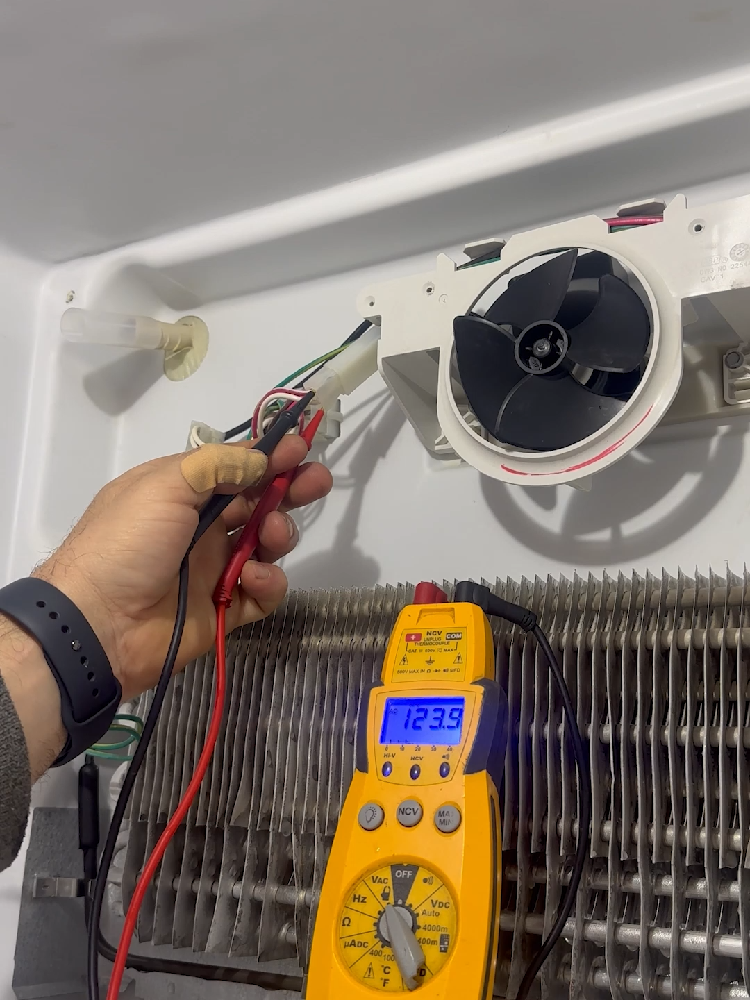 Refrigerator Repair Evaporator Fan Motor Part 1 #troubleshooting #appliancerepair #apartmentmaintenance