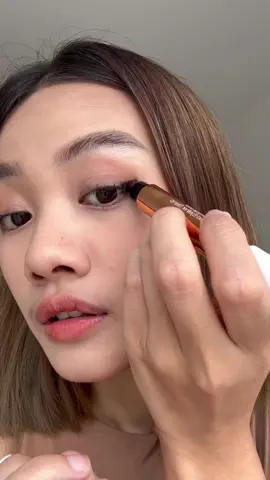 Cobain Stampel Eyeliner ternyata semudah itu woi ?!?! #otwoo #otwooeyeliner #eyelinerstamp #eyelinerviral #tutorialeyeliner 