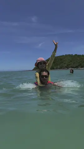 เที่ยวทะเลน้ำใสมาก # อ.สัตหีบ#เ#เขตรอุดมศักดิ์ห#หาดสอ
