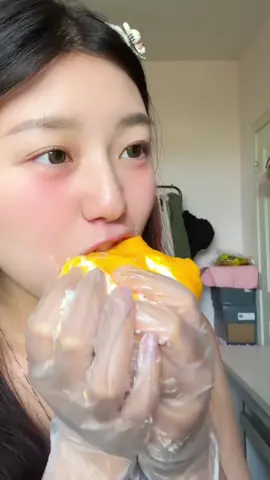#CapCut khi cơn thèm ngọt tới 🤧🤧 #credouyin #xuhuong #mukbang #viral #ancathegioi #homnayangi #asmr #ancungtiktok #banhngot #food 