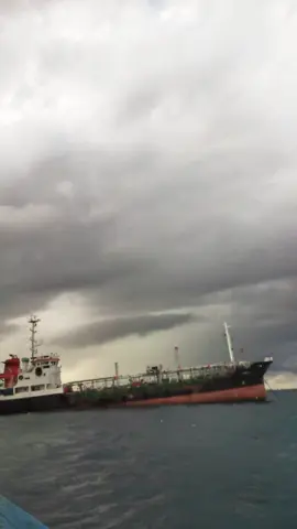 Si kecil mungil, tapi jangan lihat kecilnya 🤑🤪 My Ship My Adventure ⚓ Tanker Ship 🚢 #fyp #fypシ #foryou #storypelaut #pelaut #pelautindonesia #pelautpunyacerita #pelautindonesiatiktok #pelautindonesia🇲🇨🇲🇨 #pelautmuda #kapaltanker #bunker #storytime #storywa #beranda #xyzbca 