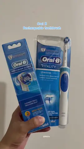 Oral B Precision Clean Electric Toothbrush 🫶✨ #fyp #foryou #oralb #electrictoothbrush #brush#Loveyourboobs 