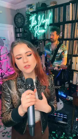 Only You acoustic version LIVE from The Vinyl Room🫶🏼💗 We are back live for our Rock Show this evening from 9pm GMT🎁 @🦅🪐The Captain 🦁🐳  #tiktoklive #onlyyouyazoo #onlyyoucover #musician #coversong #musicartist #coversong #classiccover #charlietyler #popmusic #brunette 