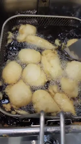 #dahibhalle #Foodie #Recipe #ramazan #Ramadan #recipesoftiktok #ramadanrecipes #foodies #haseebee #oyehoyehoye #iftaar #iftarrecipe #yogurt #sauce #crunchy #spicy #spicyfood #FoodLover #foodtiktok #food #potato #onion #masala #streetfood #desifood #voiceover 