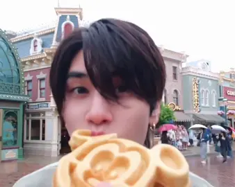 ดิสนีย์แลนด์หวานมากนะ 😭 #จุงดัง #จุงอาเชน #ดังณัฎฐ์ฐชัย #joongdunk #joongarchen #chen_rcj #dunknatachai #chenjoong #ภาพสุดท้ายจุงดังMV 