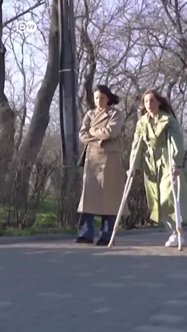 Как 19-летняя военнослужащая ВСУ живет после ампутации ноги #украина #вооруженные силы Украины #битва людей #ампутация