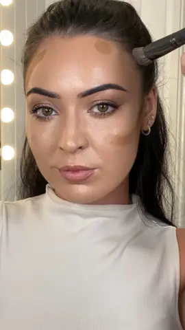 Cream contour hack with @BPerfect Cosmetics Cronzer in the shade “Swarthy” and the BPF03 brush 🤩 #fypシ #foryou #makeuphack #creamcontour 