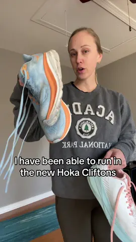 Which one do you prefer?  #runningshoereviews #altrashoes #hokaclifton9 #runningreviews #runningtip #shoereview #bestrunningshoes #runtok 