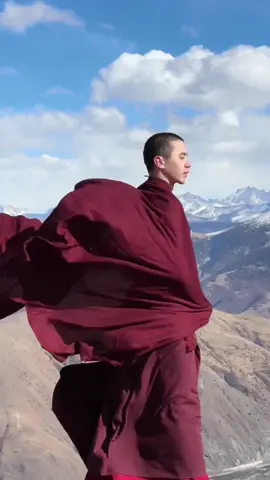 Vẻ đẹp của sự tu hành - là vẻ đẹp khiến người khác ngưỡng mộ nhưng không thể phát tâm ái ố 🙏 Nam Mô Ly Ái Dục Bồ Tát Ma Ha Tát 🙏 #daiduongvouy #jigmegyatso #ommanipadmehum 