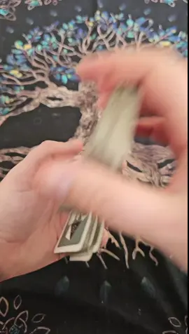 Stai guardando questo video perché sei stata scelta per scoprire il tuo destino 🍀 Per un CONSULTO PRIVATO APPROFONDITO sulla tua personale situazione scrivimi al nr. che trovi nel link del mio profilo 🍀 #cartomanteprofessionista #cartomanziaprofessionale #letturatarocchi #tarocchi #lovecoach #tarocchiamore #cartomante 