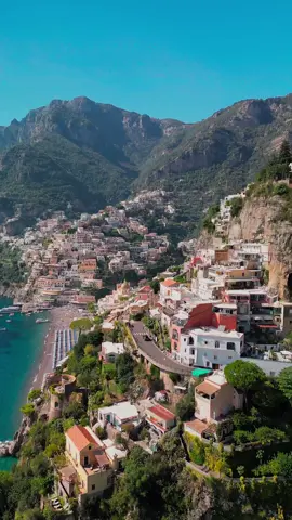 In Positano, time slows down, allowing you to savor each breathtaking vista, each fleeting moment, as if it were a precious gem✨🇮🇹 Book your exclusive private boat excursion with #PositaneseTour ⛵️ #positano #italy #colors #amalficoast #italia #travel #beautifuldestinations #wonderful_places #travelgram #travelawesome #fantastic_earth #earthfocus #earthpix #picoftheday #instatravel #photooftheday #nature #instagood #vacation #wanderlust #beautiful #natgeotravel #bestplacetogo #italian #holiday #landscape #discoverearth #paradise #bestvacations