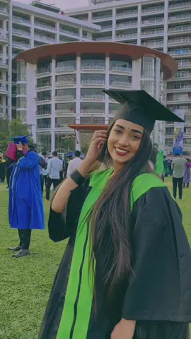 আজকে আমি এই জায়গায় আসতে পেরেছি একমাএ আমার বাবার জন্য।🖤এই যুগে এসেও যেখানে অনেক ফ্যামেলি,অনেক বাবা নিজের মেয়েকে বোঝা ভাবে সেইখানে আমার বাবা চায় আমি পড়াশোনা করে নিজের যোগ্যতায় মাথা উঁচু করে বাঁচি।🖤 #fyp #foryou #foryoupage #sanjedarahmanmim #mimthepetrol 