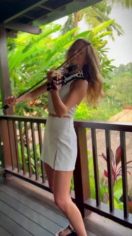 Coldplay - Clocks #ViOliNiA #coldplay @coldplay #coldplayclocks #violin #violincover 