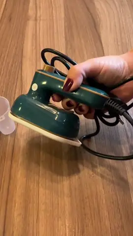 Mini ferro de passar a vapor! Ideial para viagem! #miniferrodepassarroupa #passarroupa #viagem 