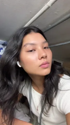 tirei o piercing da boca, vcs preferem com ou sem? 