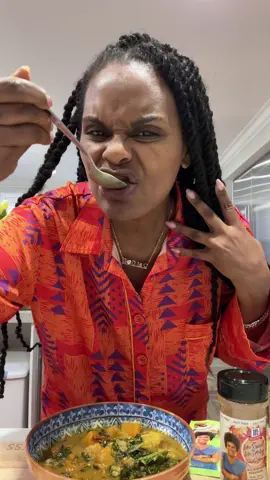 Hey family, spring is almost here but until then let’s get into this super easy, one-pot Butternut squash curry soup! Baaabbyy when I say it’s very good, I mean VERY GOOD!! Be sure to check out all of my @McCormick Spice seasonings and create this recipe and thank me later! Enjoy❤️! #mccormickpartner, #ad #onepotmeals #tabithabrown 