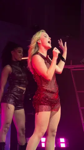 #zaralarsson #venustour #lushlife 