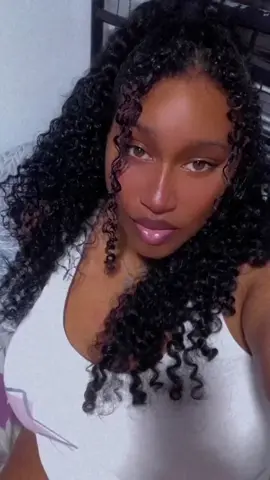 No sé por qué me gusta mucho esta canción. 🤨💕🤍✨ #fypシ 