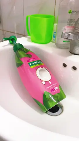 Dầu gội palmolive nè cả nhà ơi dầu gội 3in1 giảm rụng tóc và khô bết ạ có 120k 1 chai 600ml ạ#xuhướng #fypシ #tik_tok #daugoipalmolive #daugoiduongtocsuonmuot 