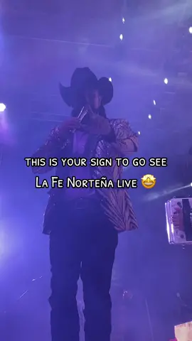 Even snuck into their tour bus.. who wnats that video 😂 #foryou #fyp #foryoupage #mexico #durango #dgomx #durangomexico🦂 #durangomexico #huapango #bailes #norteñasconsax🎷 #norteñas #lafenorteñadetoñoaranda #huapangos #huapangosperros #bailando #purobailando #mexico #lit #fun #family #wedding #concert #party@La Fé Norteña de Toño Aranda 