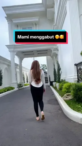 Kalau mami gabut pasti mami pengen nyiram tanaman.. Kalian gabut ngapain sayg??#una #rgb 