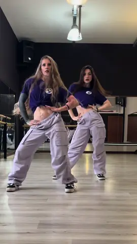 Mek It Bunx Up 👩🏼👩🏻  🎤: @deewunn & @marcychinofficial 📍: @Solodanza Terni  #mekitbunxup #dancechallenge #dance #hiphop #terni #solodanzaterni #tiktok #tiktoktrend