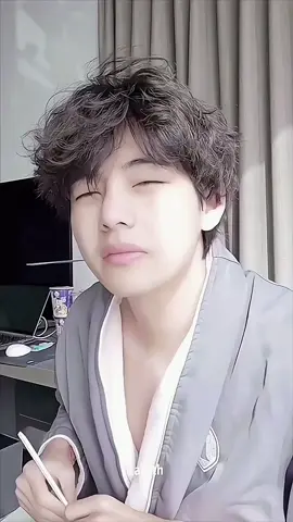 his bare face 🤏 ©: taezth #taehyung #fyp #foryoupage #vvvkth3 