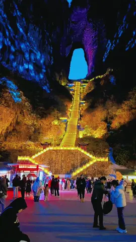 Thiên Môn Sơn - Trương Gia Giới - Trung Quốc #dulichtrungquoc #thienmonson #truonggiagioi #phuonghoangcotrantrungquoc #trungquoc #dulichtrungquoc #CapCut #travel #xuhuong 