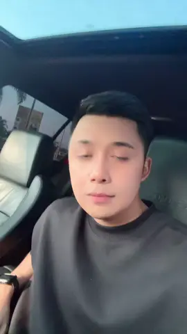 Laki-laki akan di hargai jika dia ganteng dan kaya, bukan begitu nona?