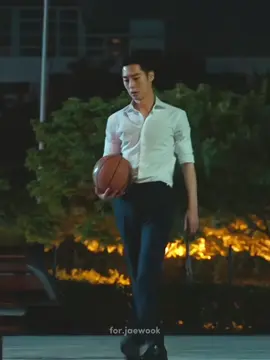 Bisa-bisanya main basket pake kemeja 😭 jaewook 🥵💍🧎🏻‍♀️ #leejaewook #theimpossibleheir 