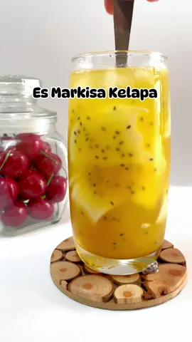 [SAVE] Manis-manis segar! Kelapa mudanya mirip beneran 🥹🥹  #esmarkisa #minumansegar #minumankekinian #resepminuman #eskelapamuda 