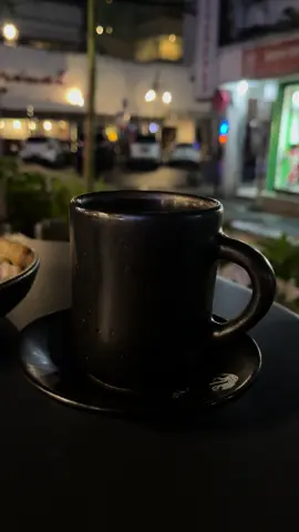Ngopi dulu di Kota 🫢☕️ #jabaranocoffee #braga #bandung #longervideos 