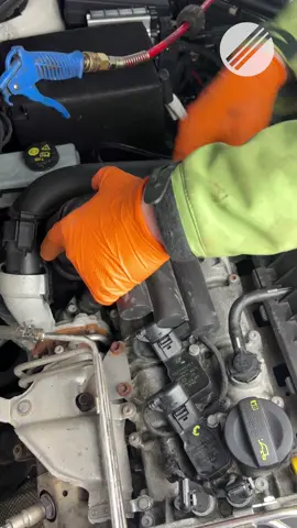 Maintenance on a volkswagen Golf 7 #maintenance #golf #volkswagen #vw #mechanics #topspeedgermany 