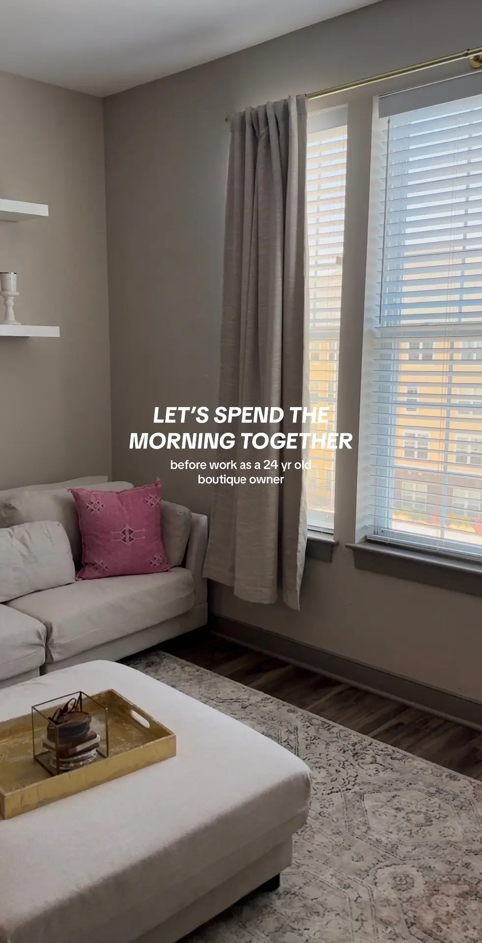 My morning before work in photos!!  #morningroutine#goodmorning#grwm#simplemorningroutine#slowmorning#happywednesday#grwmwork#20something