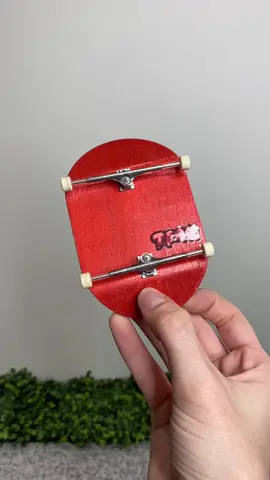 70mm wide fingerboard session 🛹  #fingerboarding #fingerboardingclips #fingerboardingisfun #fingerboardtricks #caramelfingerboards #techdeck 