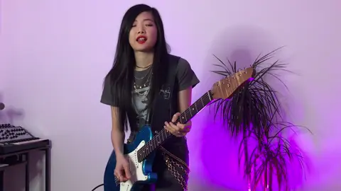 Sweet Child O Mine extreme shred version 😎 hope you enjoy this!!  #femalemusician #femaleguitarist #rockguitar #guitargirl #musiciansoftiktok 